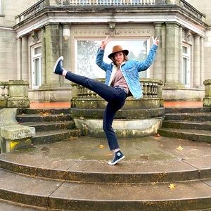 Meet your Posher, Ally